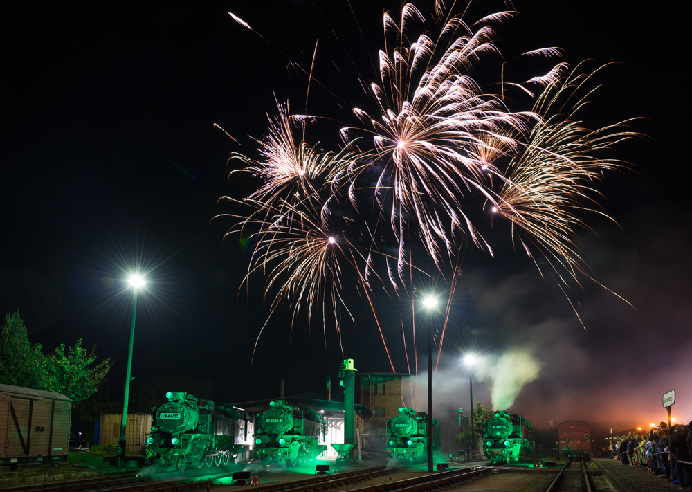 Lokparade-mit-Feuerwerk-beim-Bahnhofsfest-(c)-Gunnar-Garke