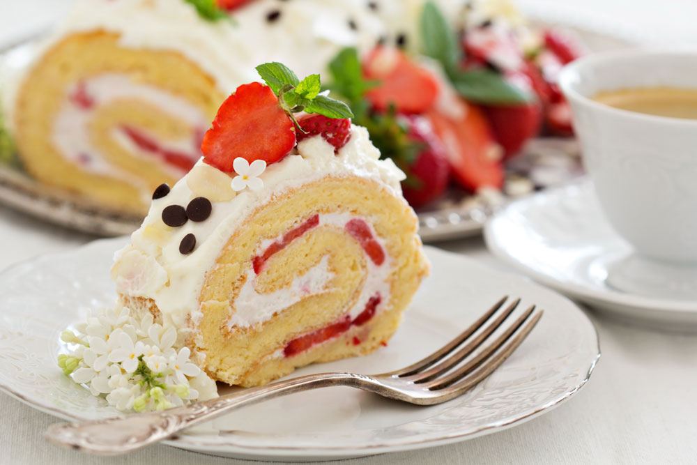 strawberry-cream-cakeeb
