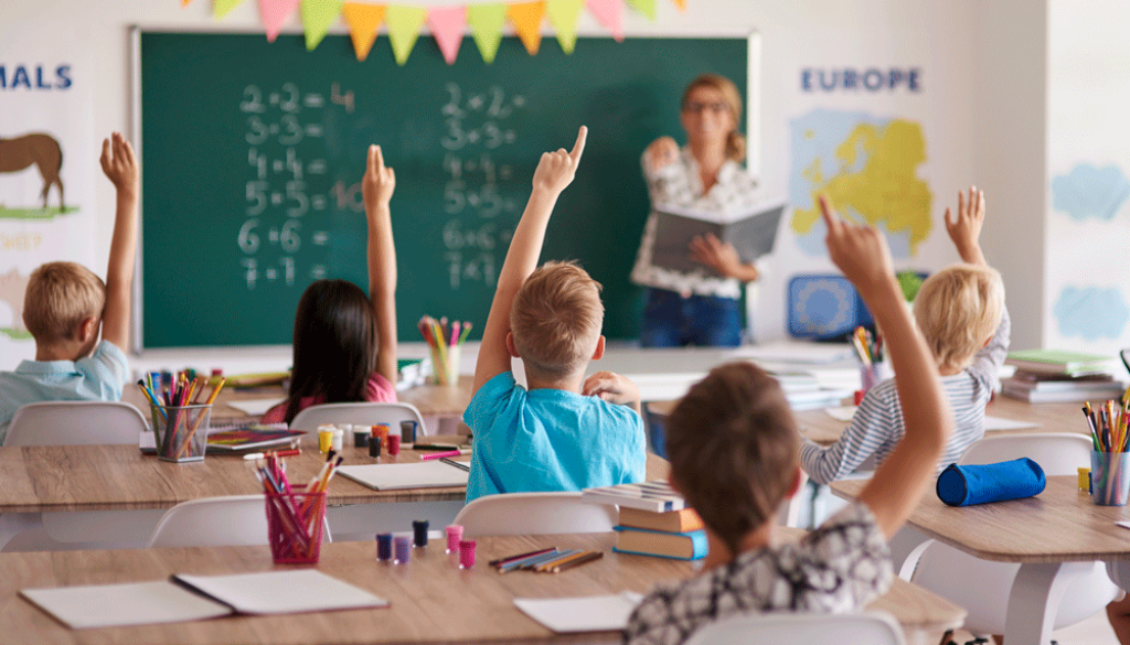 students-knowing-the-right-answer-web